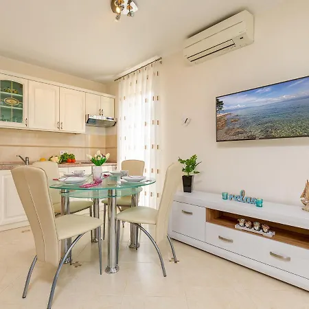 Andrea Green Oasis Apartment Rosini