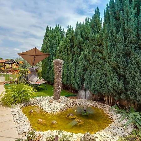 Andrea Green Oasis *